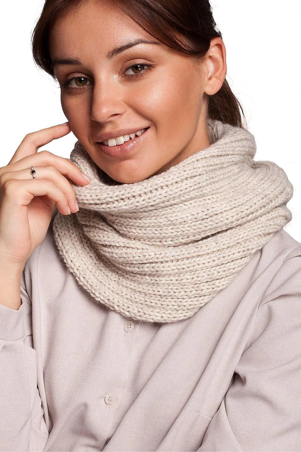 Cozy Knitted Neck Wrap - Must-Have for Fall and Winter