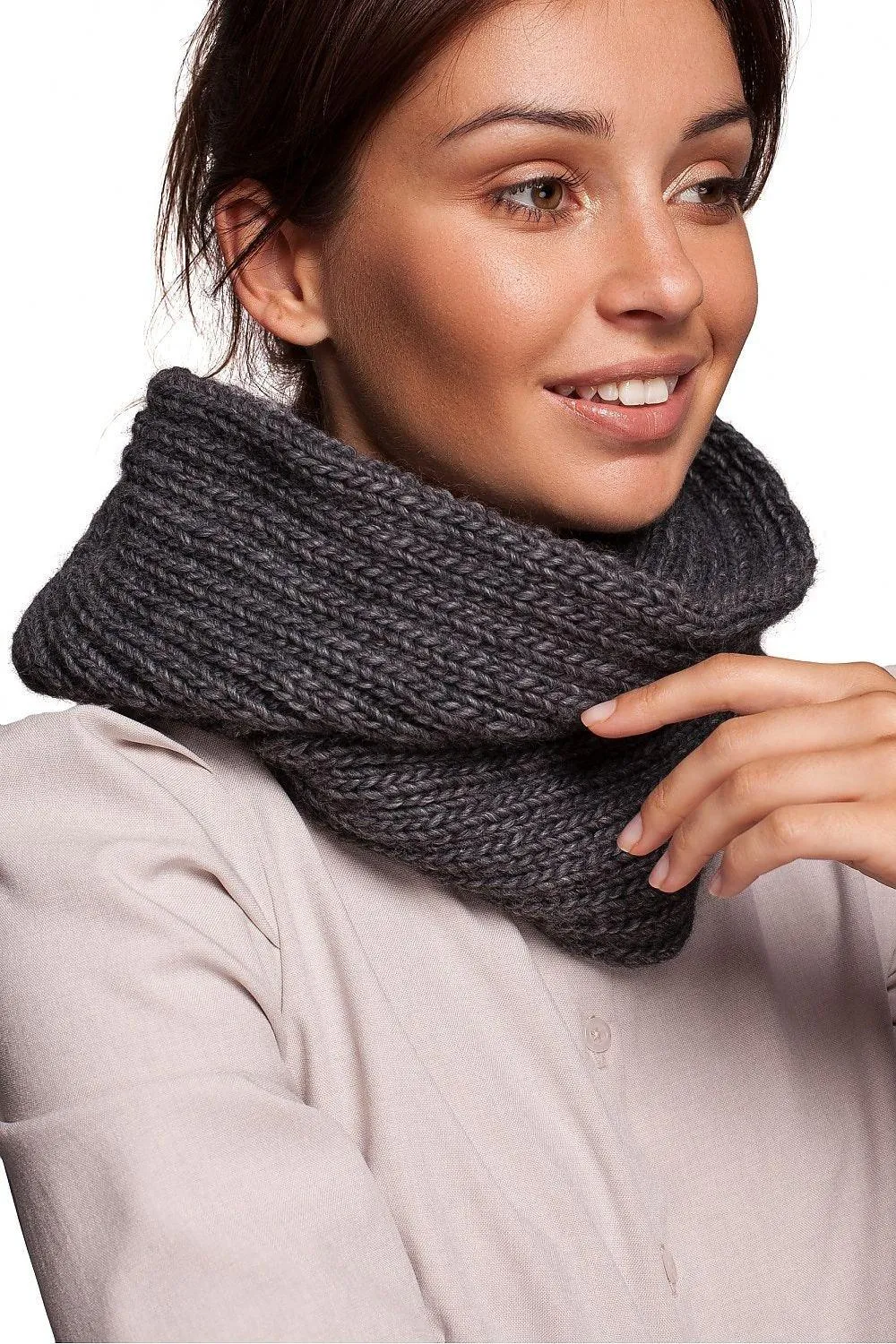 Cozy Knitted Neck Wrap - Must-Have for Fall and Winter