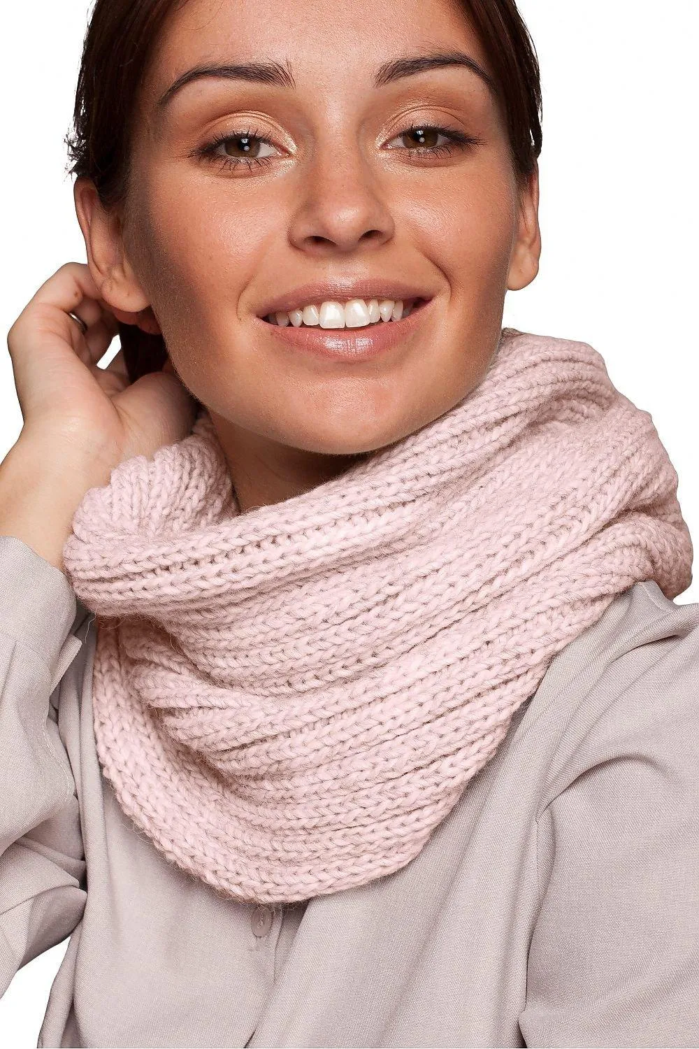 Cozy Knitted Neck Wrap - Must-Have for Fall and Winter